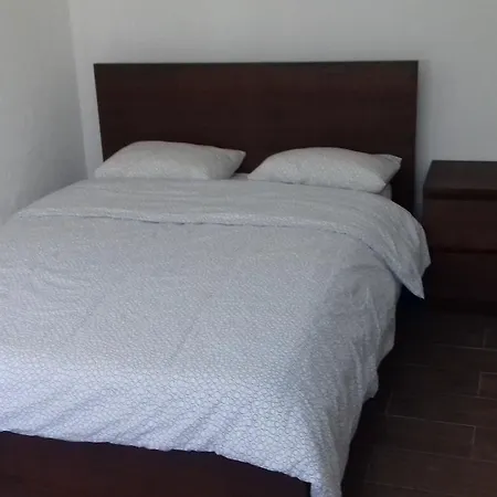 Come Estefania بيت شباب